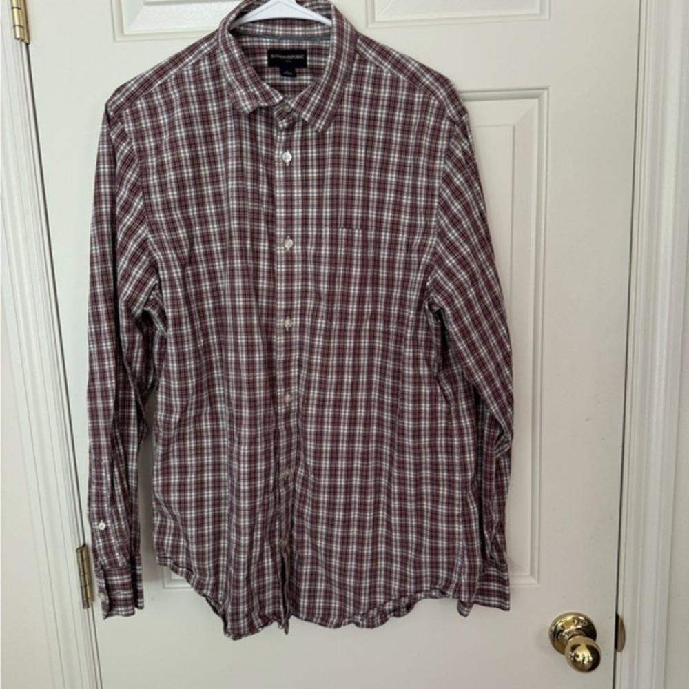 Banana Republic Men’s button down shirt, size Large
